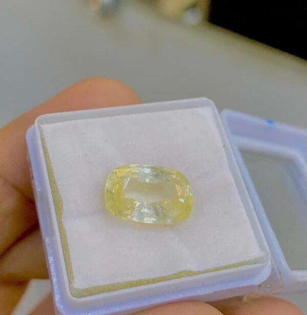 Precious Yellow Sapphire - Image 2
