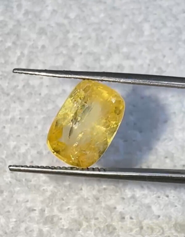 Sri Lankan Yellow Sapphire - Image 2