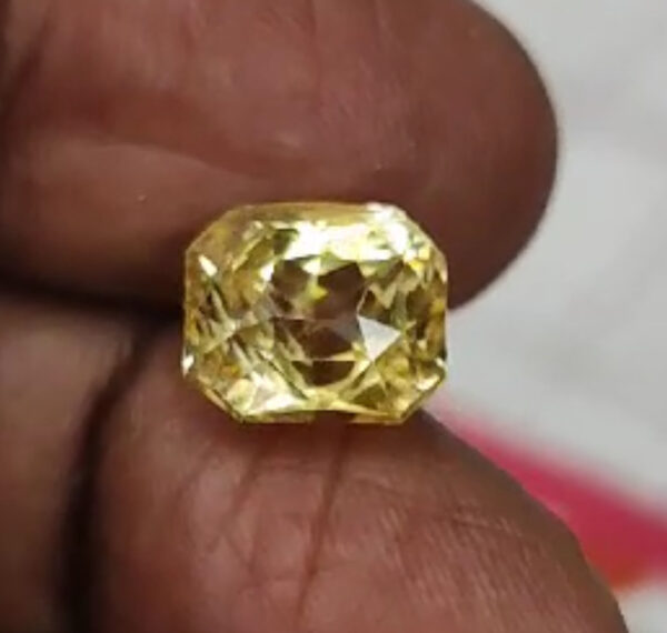 Sri Lankan Yellow Sapphire - Image 3